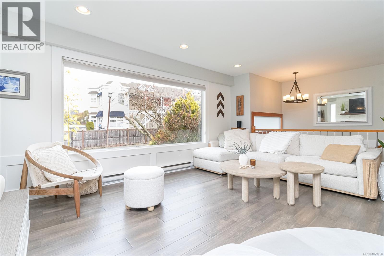  1911 Lisnoe Avenue, Central Saanich