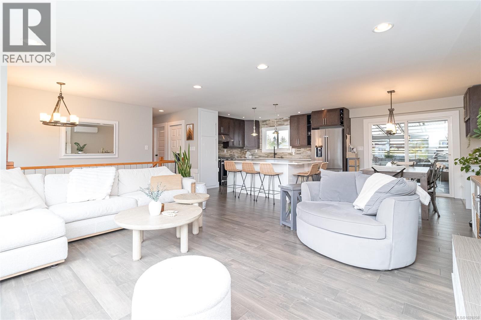  1911 Lisnoe Avenue, Central Saanich