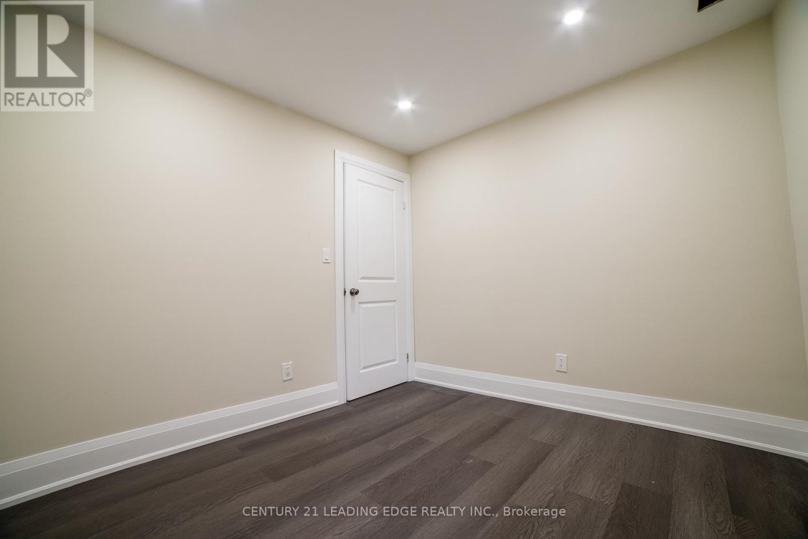 34 PETIOLE ROAD - 17