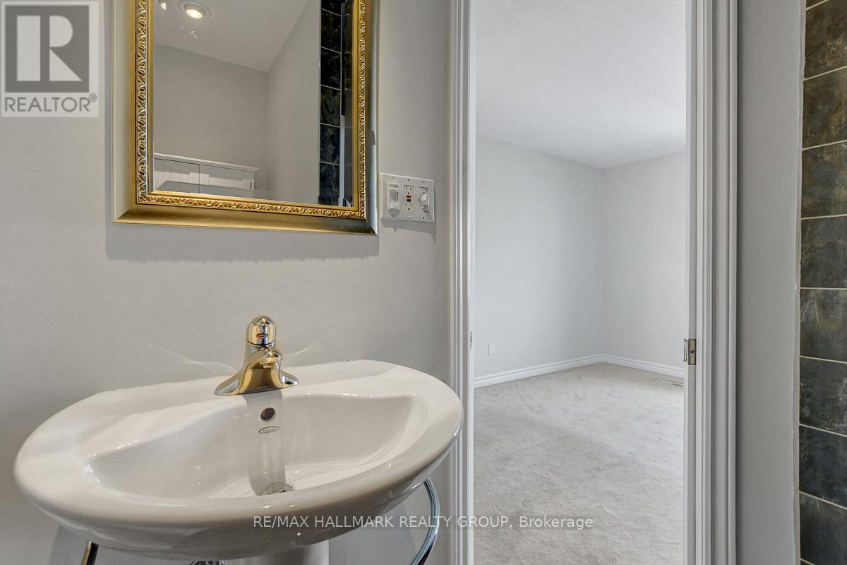 261 BRUYERE STREET — photo 21