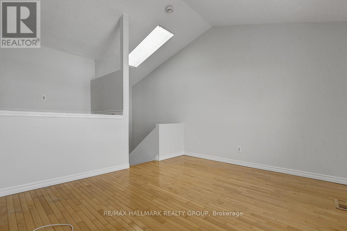 261 BRUYERE STREET — photo 29