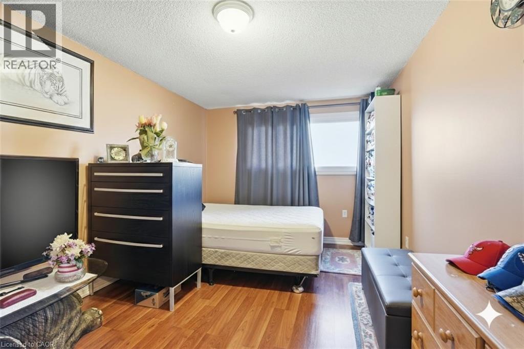 92 ST. ANDREWS DRIVE - 14