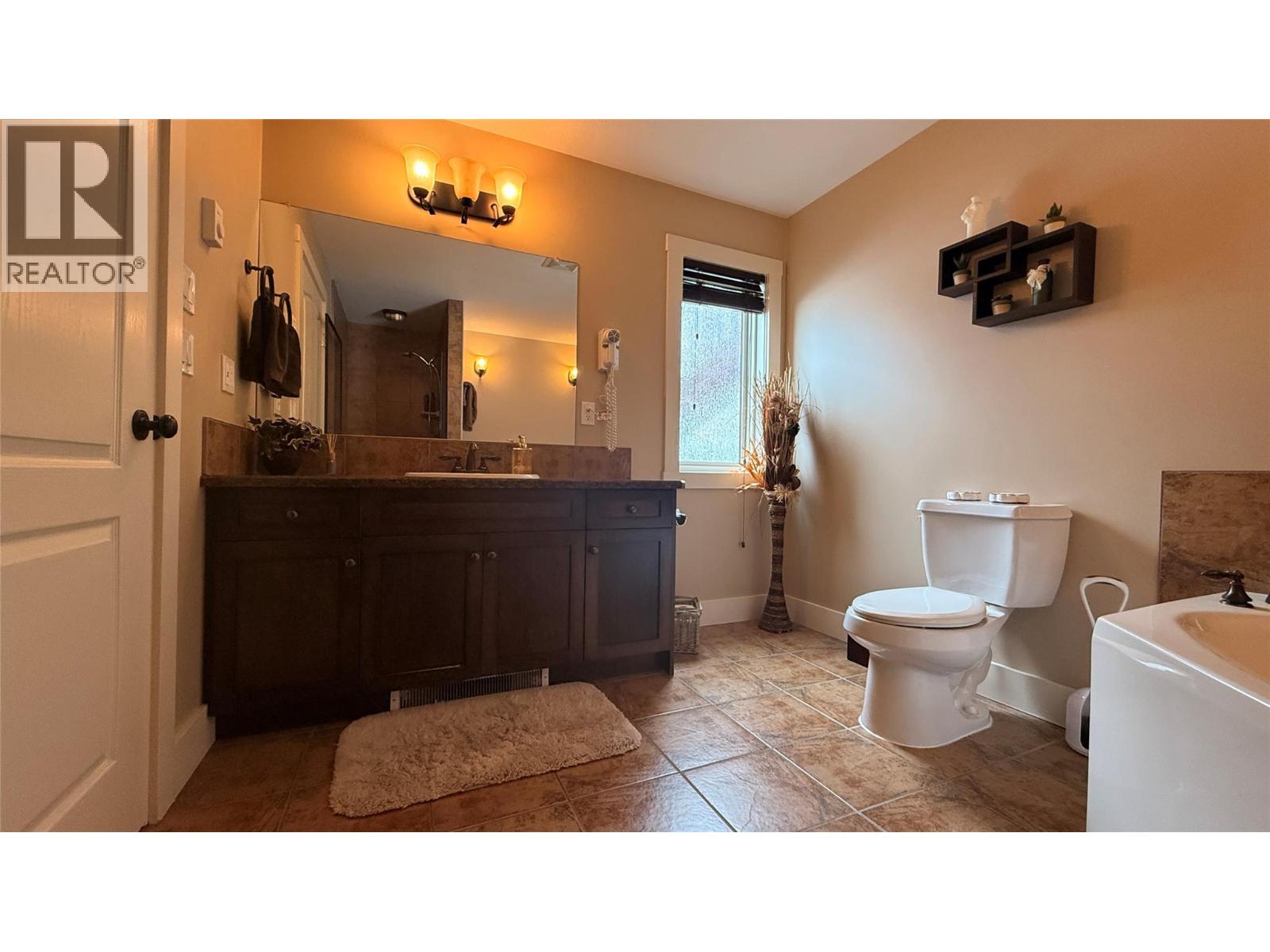 7337 PROSPECTOR Avenue Unit# 701, Radium Hot Springs