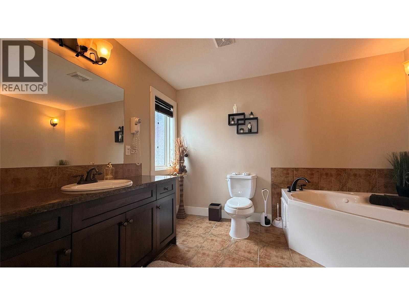 7337 PROSPECTOR Avenue Unit# 701, Radium Hot Springs