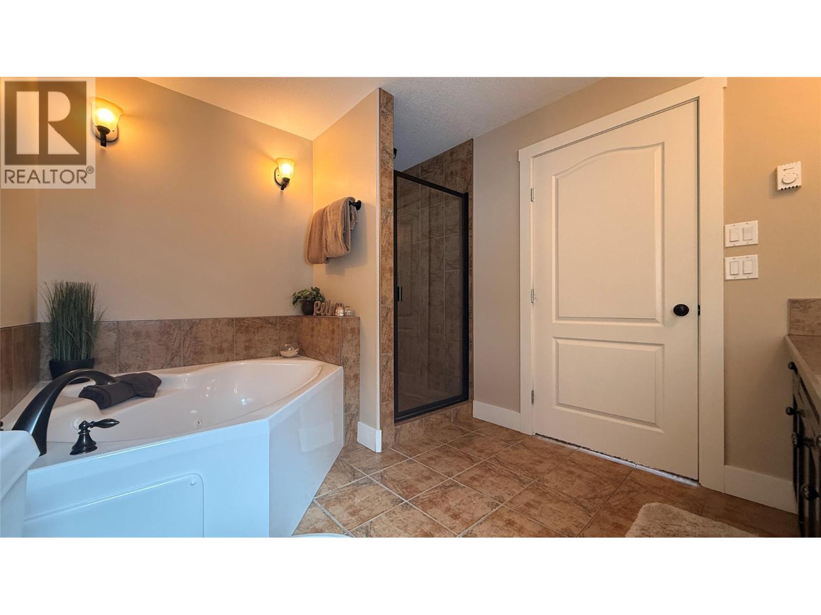 7337 PROSPECTOR Avenue Unit# 701, Radium Hot Springs