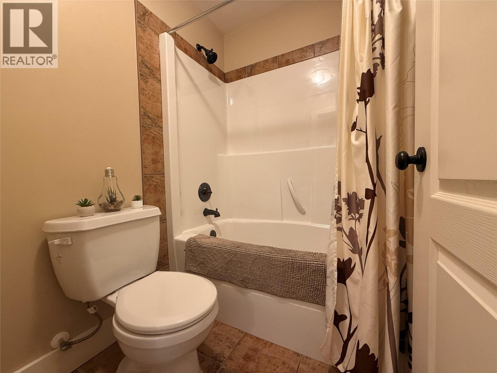 7337 PROSPECTOR Avenue Unit# 701, Radium Hot Springs