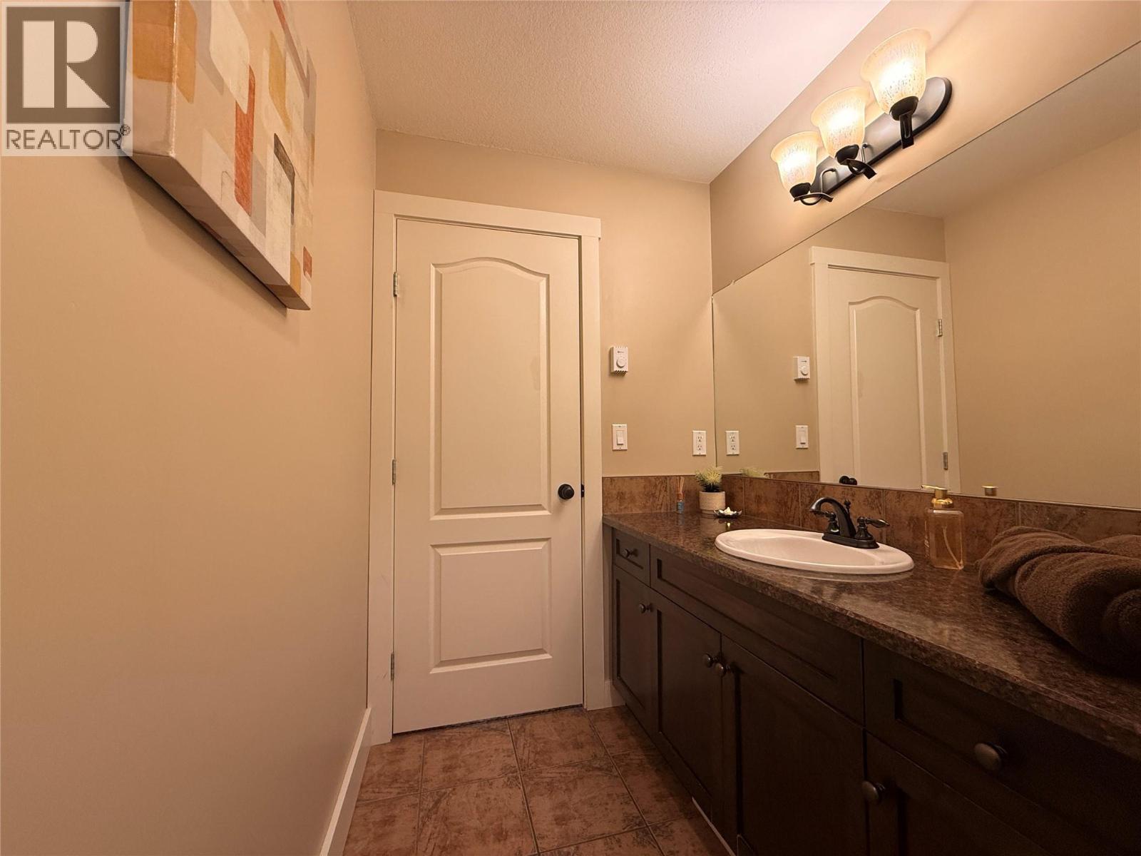 7337 PROSPECTOR Avenue Unit# 701, Radium Hot Springs