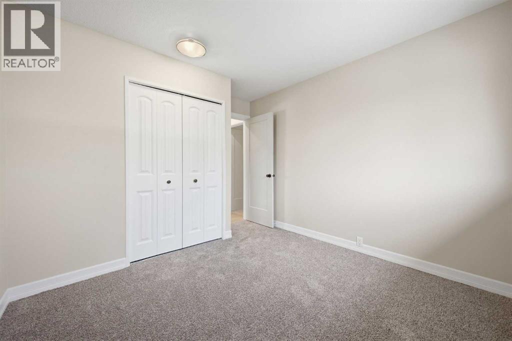 Single Family House Bungalow for Sale in  Lake Adams Place SE Lake Bonavista Calgary 