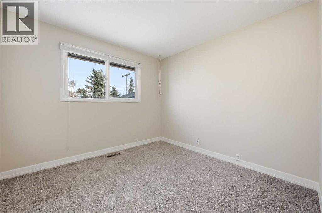 Single Family House Bungalow for Sale in  Lake Adams Place SE Lake Bonavista Calgary 