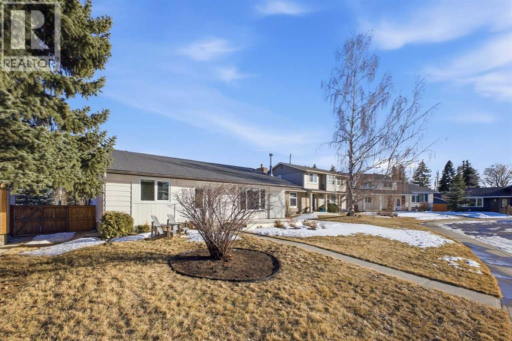 Single Family House Bungalow for Sale in  Lake Adams Place SE Lake Bonavista Calgary 