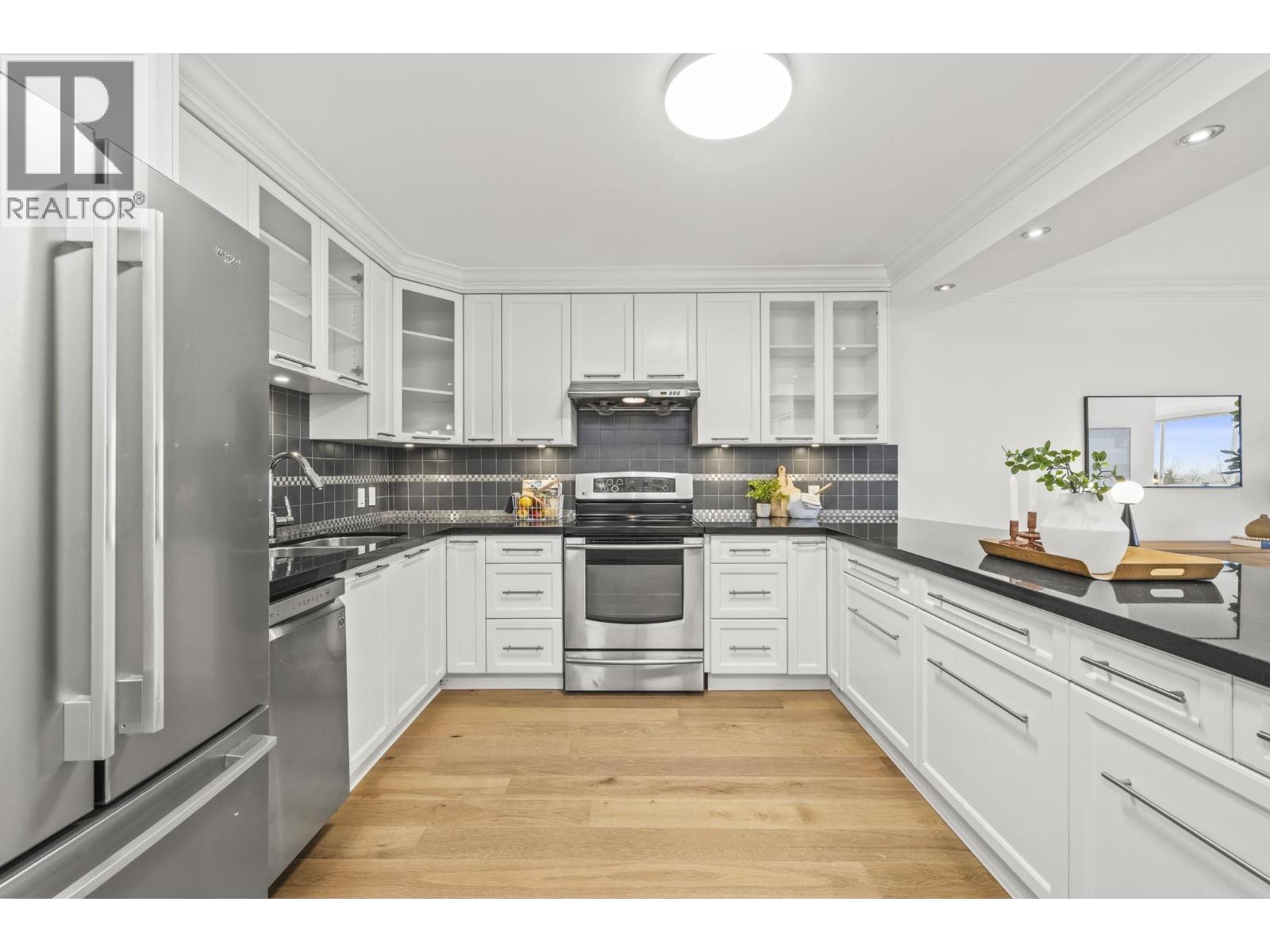 809 518 MOBERLY ROAD