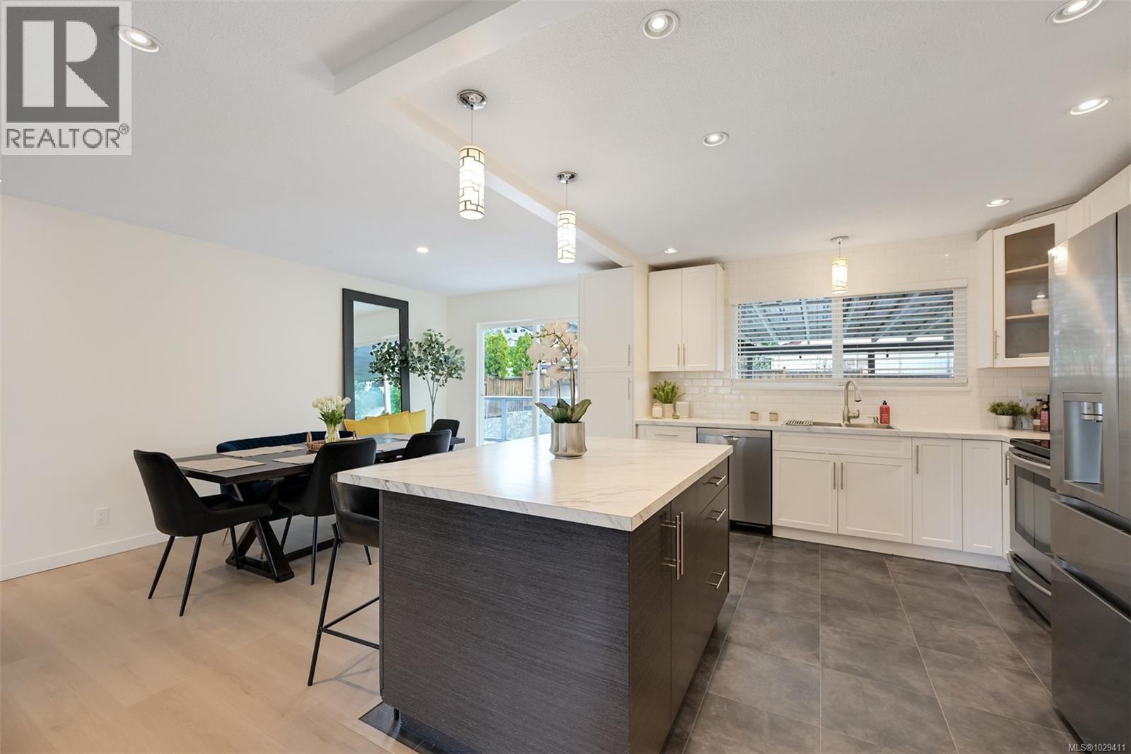  4257 Eastridge Crescent, Saanich