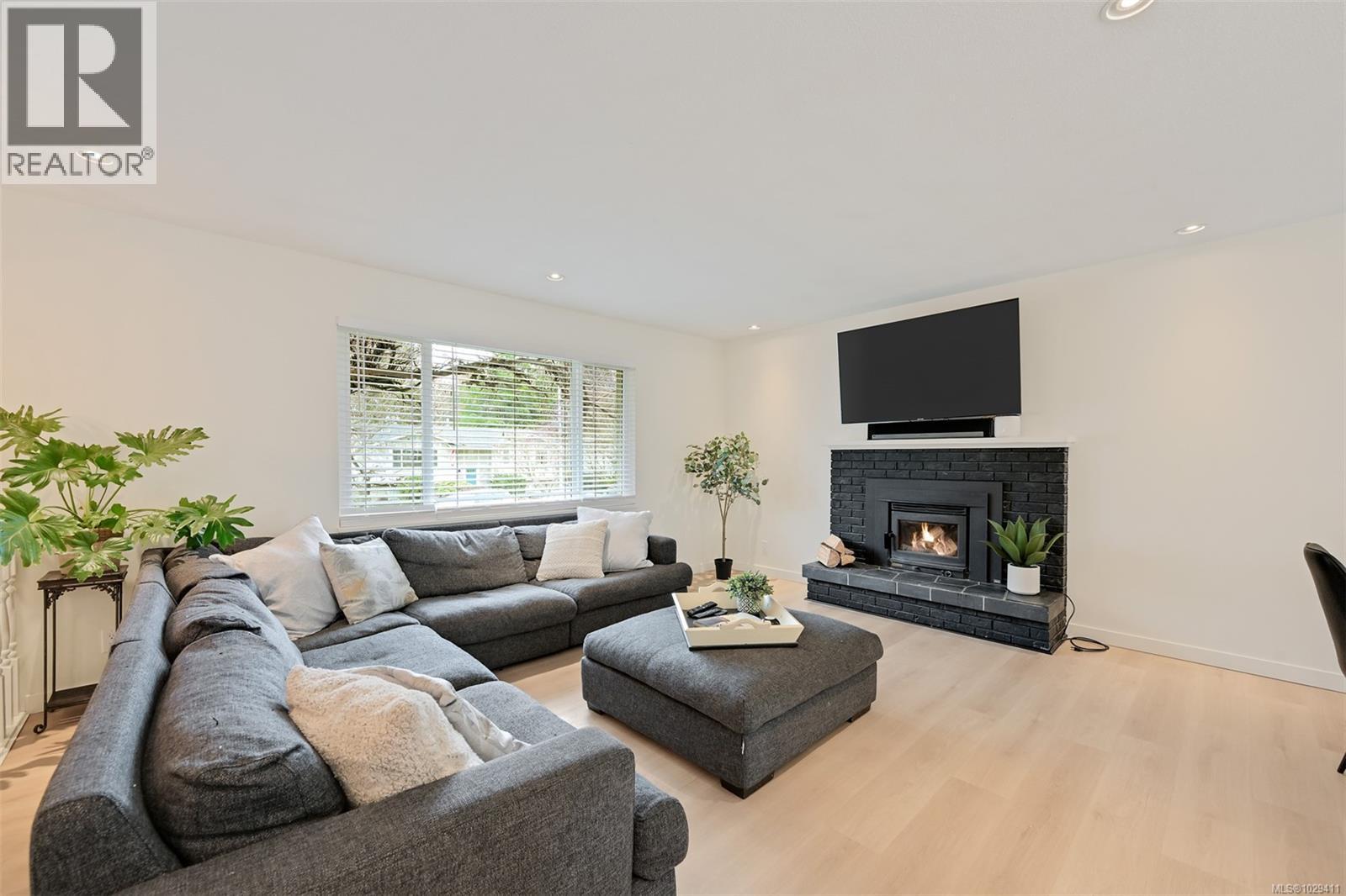  4257 Eastridge Crescent, Saanich