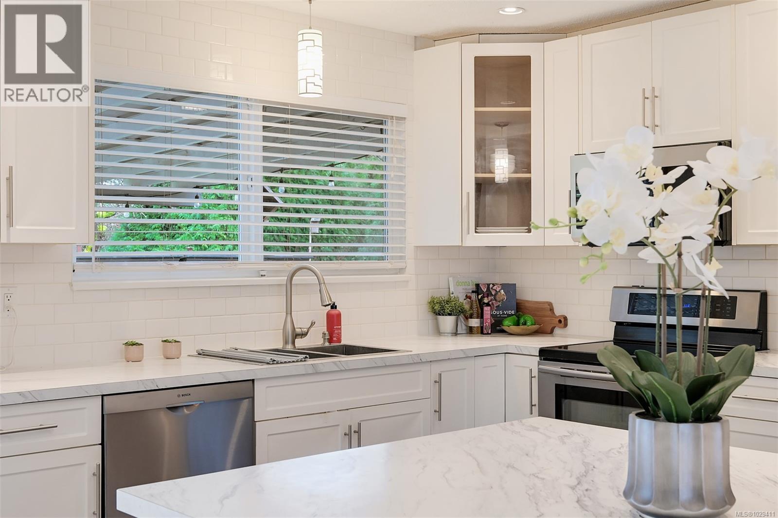  4257 Eastridge Crescent, Saanich