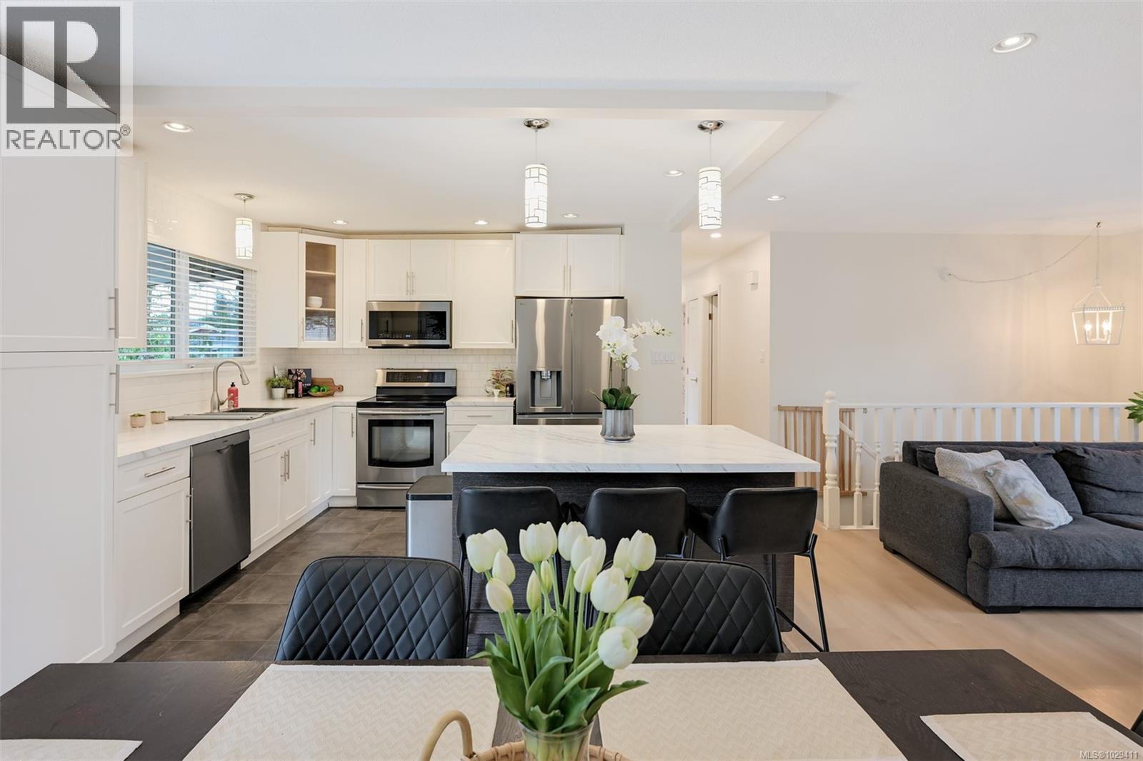  4257 Eastridge Crescent, Saanich