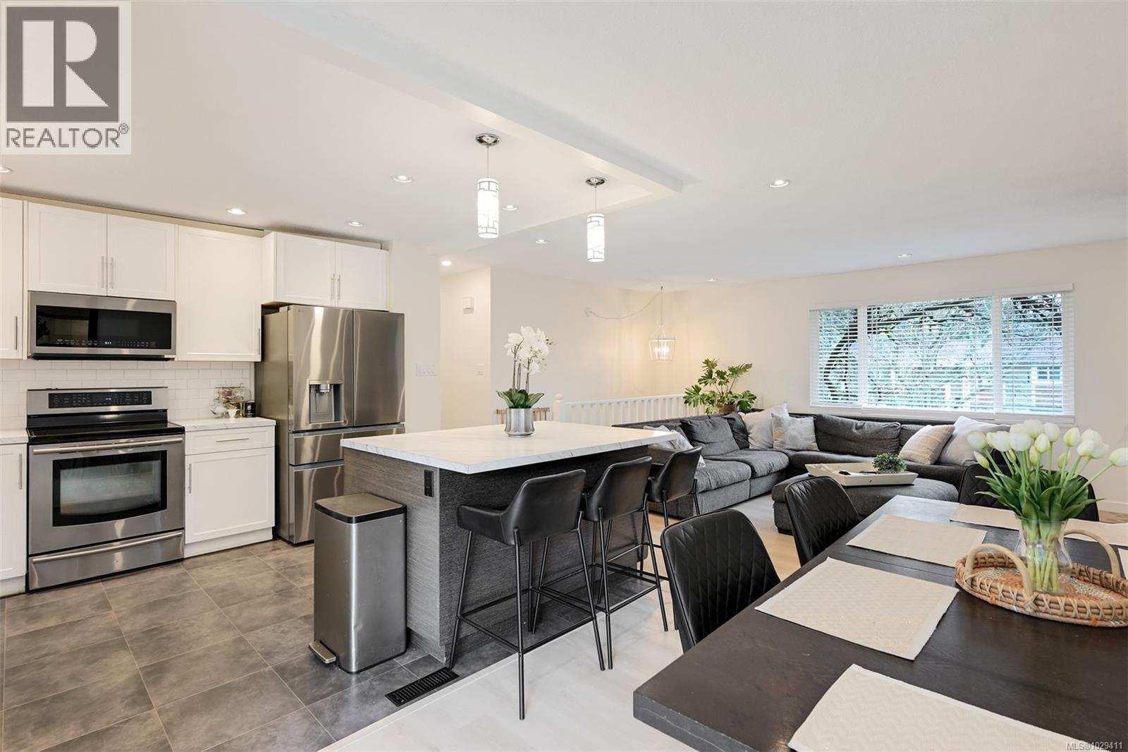  4257 Eastridge Crescent, Saanich