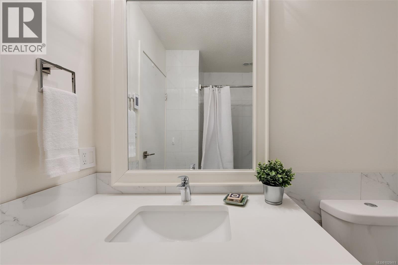  4257 Eastridge Crescent, Saanich