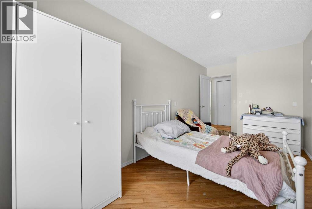 Single Family House Bungalow for Sale in  Strathcona Close SW Strathcona Park Calgary 