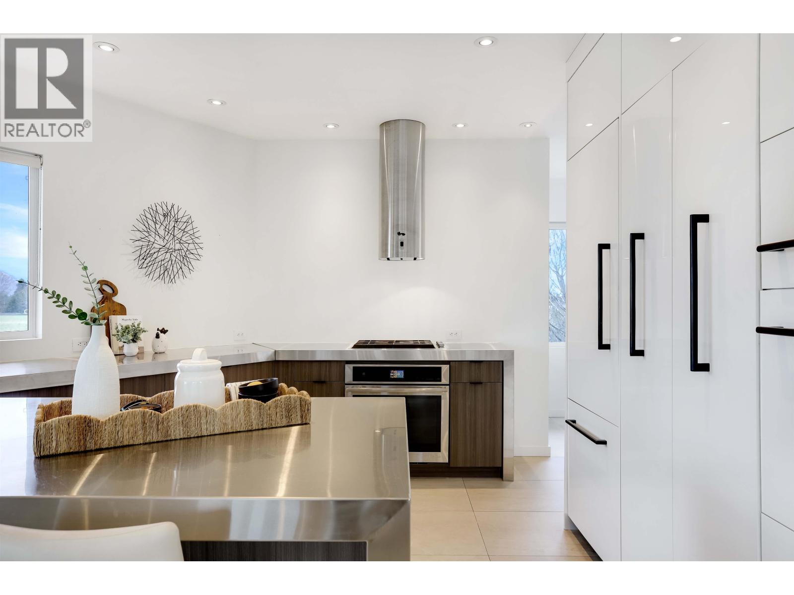 6371 LONDON Road, Richmond