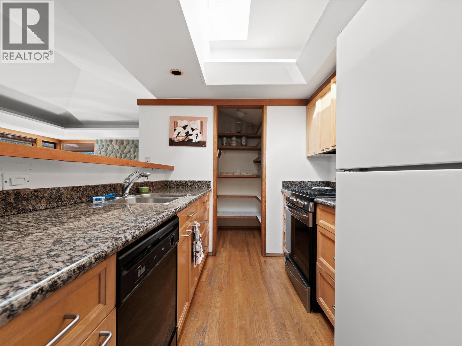 4341 ERWIN DRIVE, West Vancouver