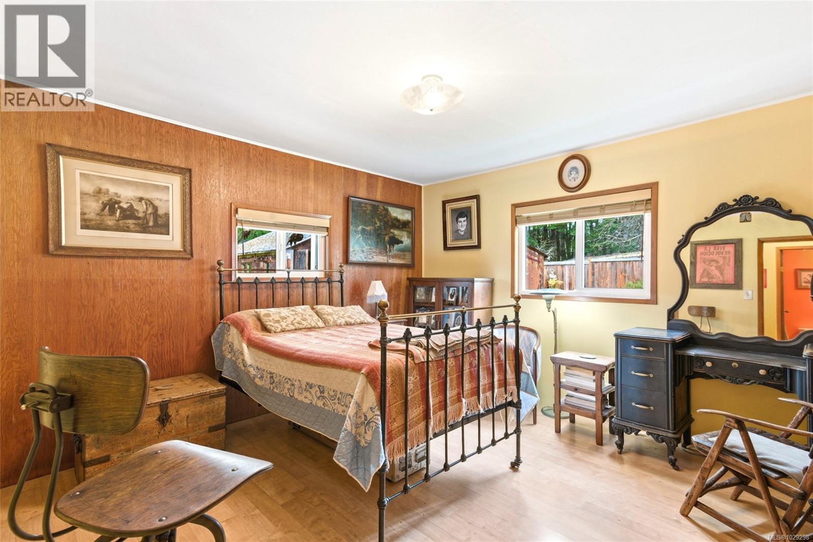 6375 DONAHUE RD - 12