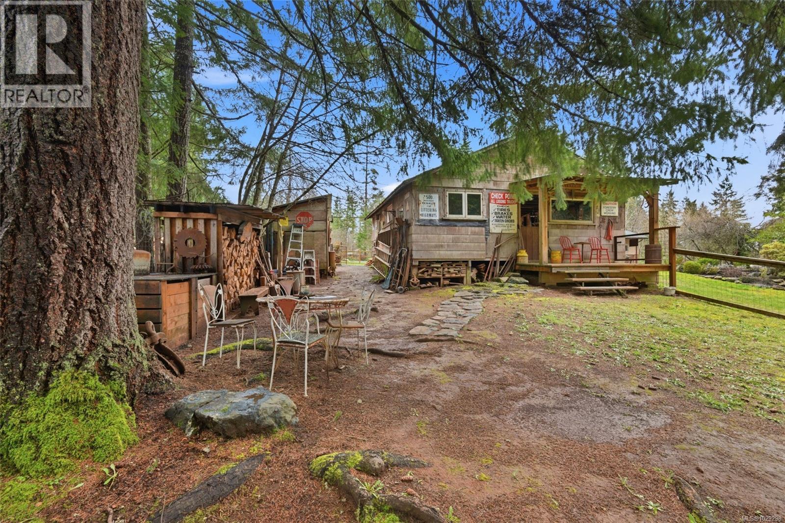 6375 DONAHUE RD - 23