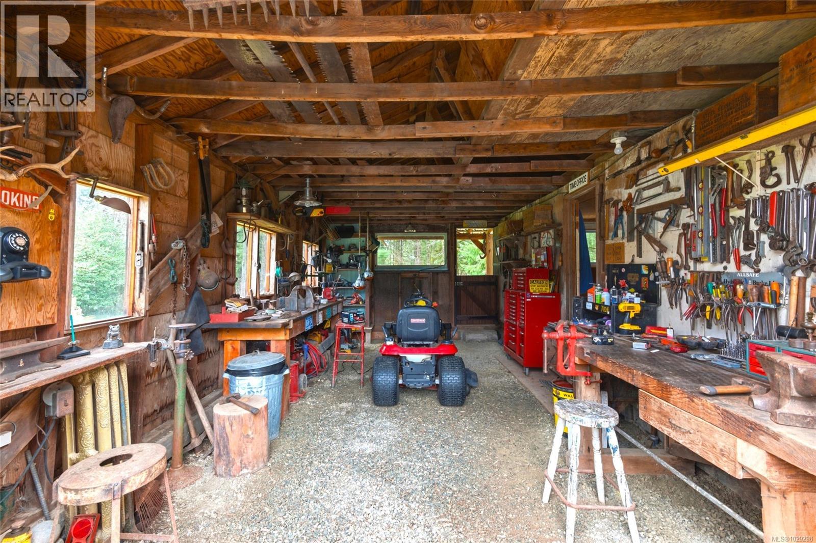 6375 DONAHUE RD - 17