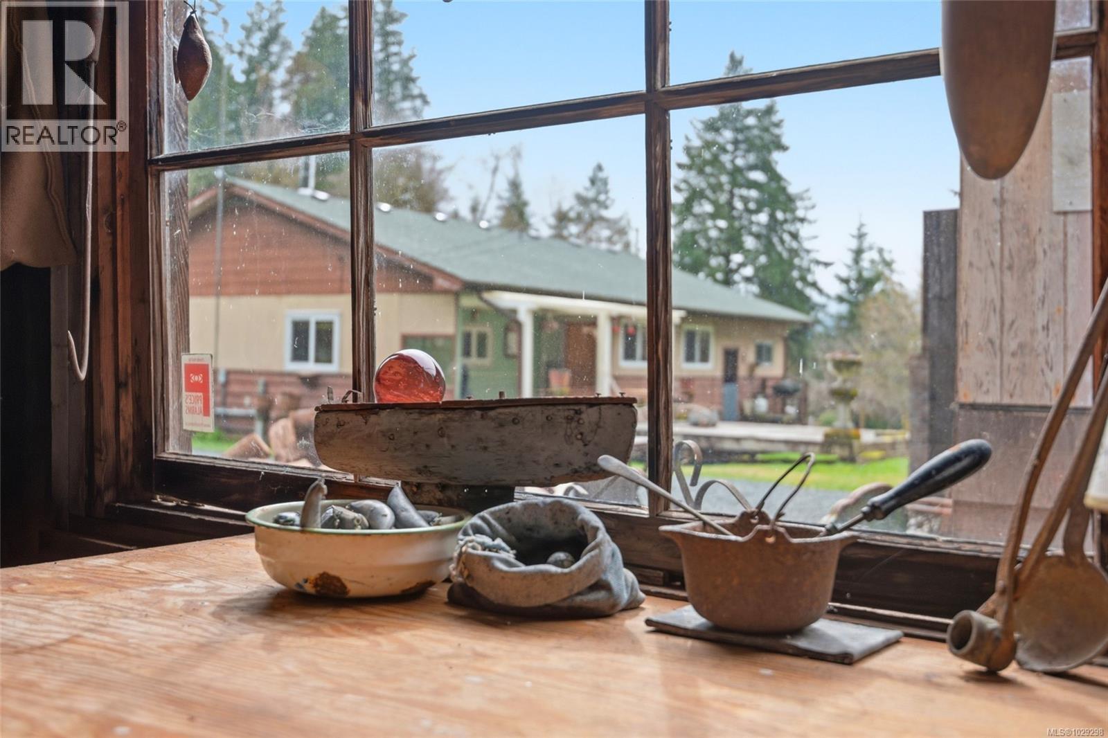 6375 DONAHUE RD - 21