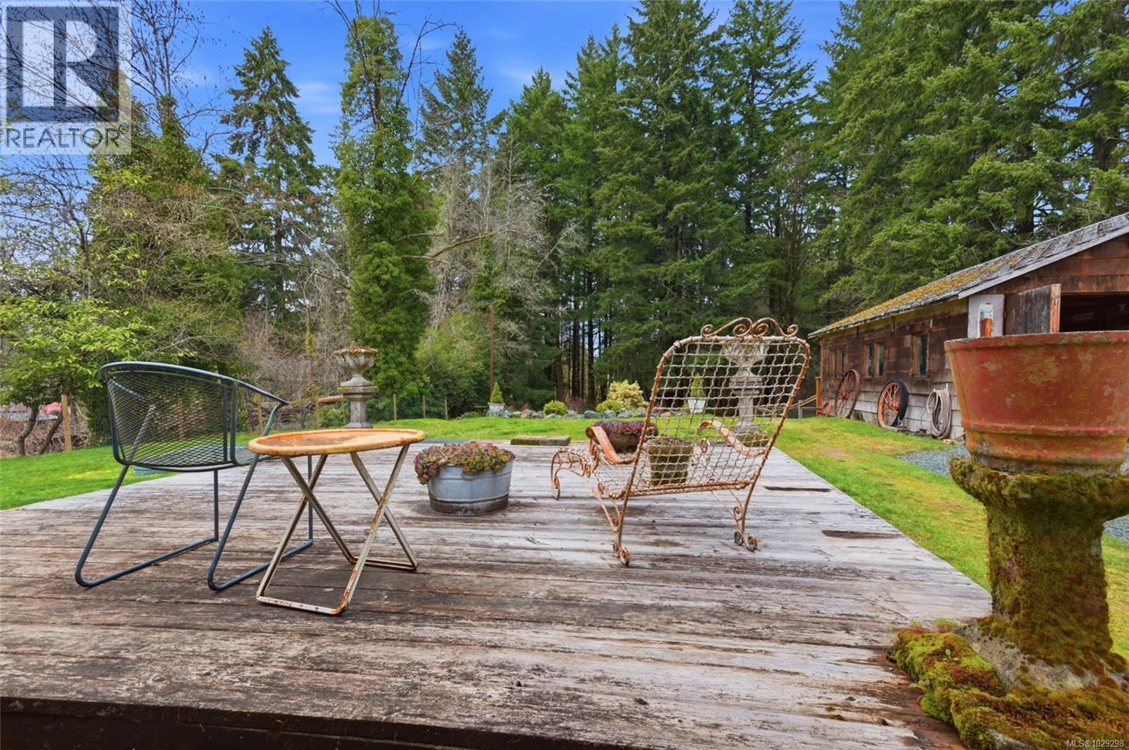 6375 DONAHUE RD - 27