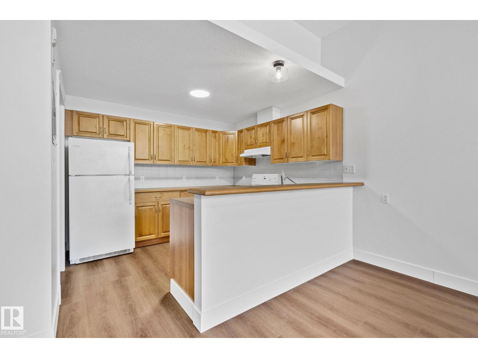 #116 11033 127 ST NW - 13