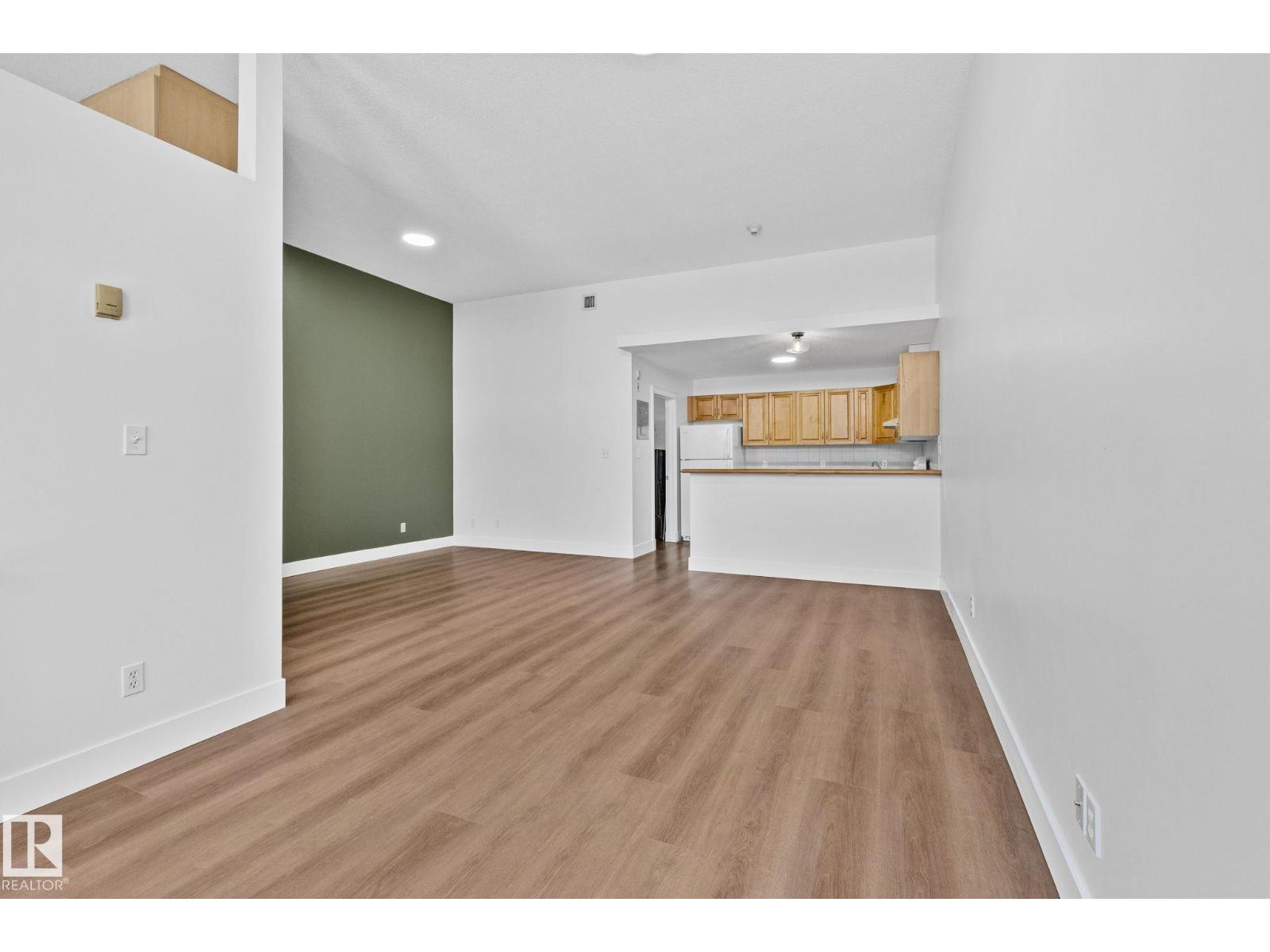 #116 11033 127 ST NW - 8