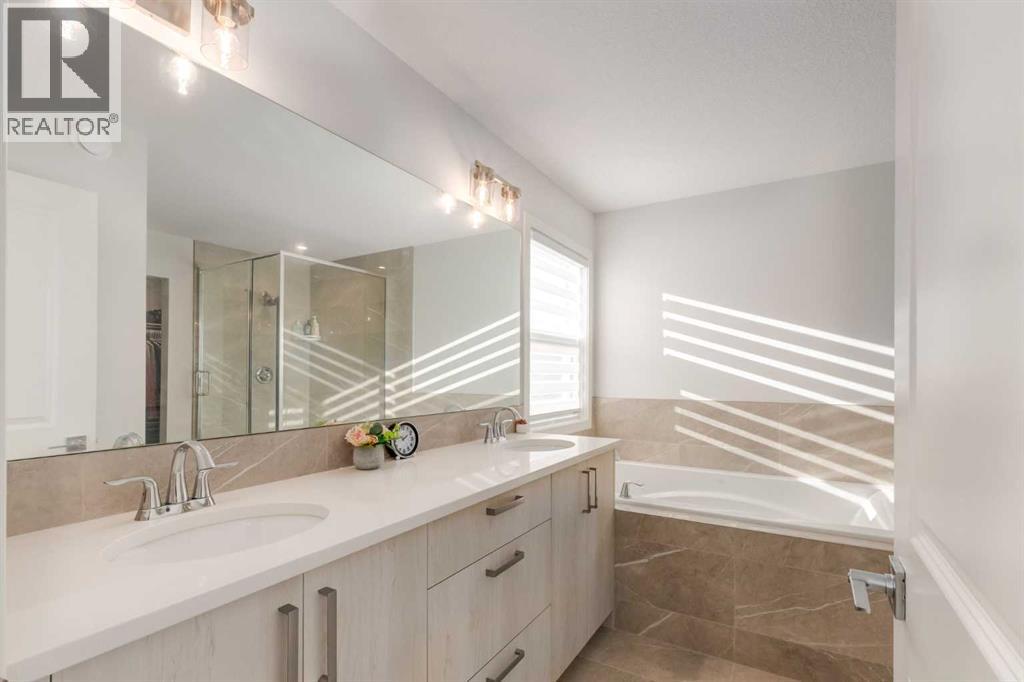 Single Family House for Sale in  Marmot Passage NW Glacier Ridge Calgary 