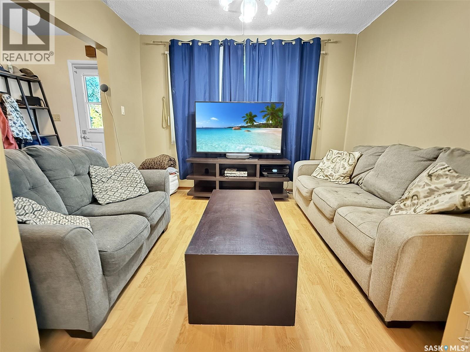 Single Family House for Sale in  th AVENUE NE Swift Current 