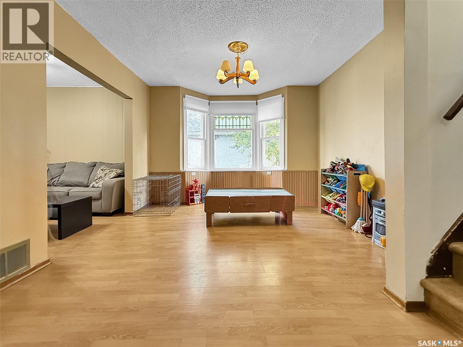 Single Family House for Sale in  th AVENUE NE Swift Current 