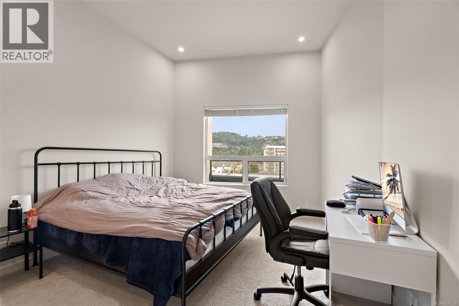 #606 947 WHIRLAWAY CRES - 11