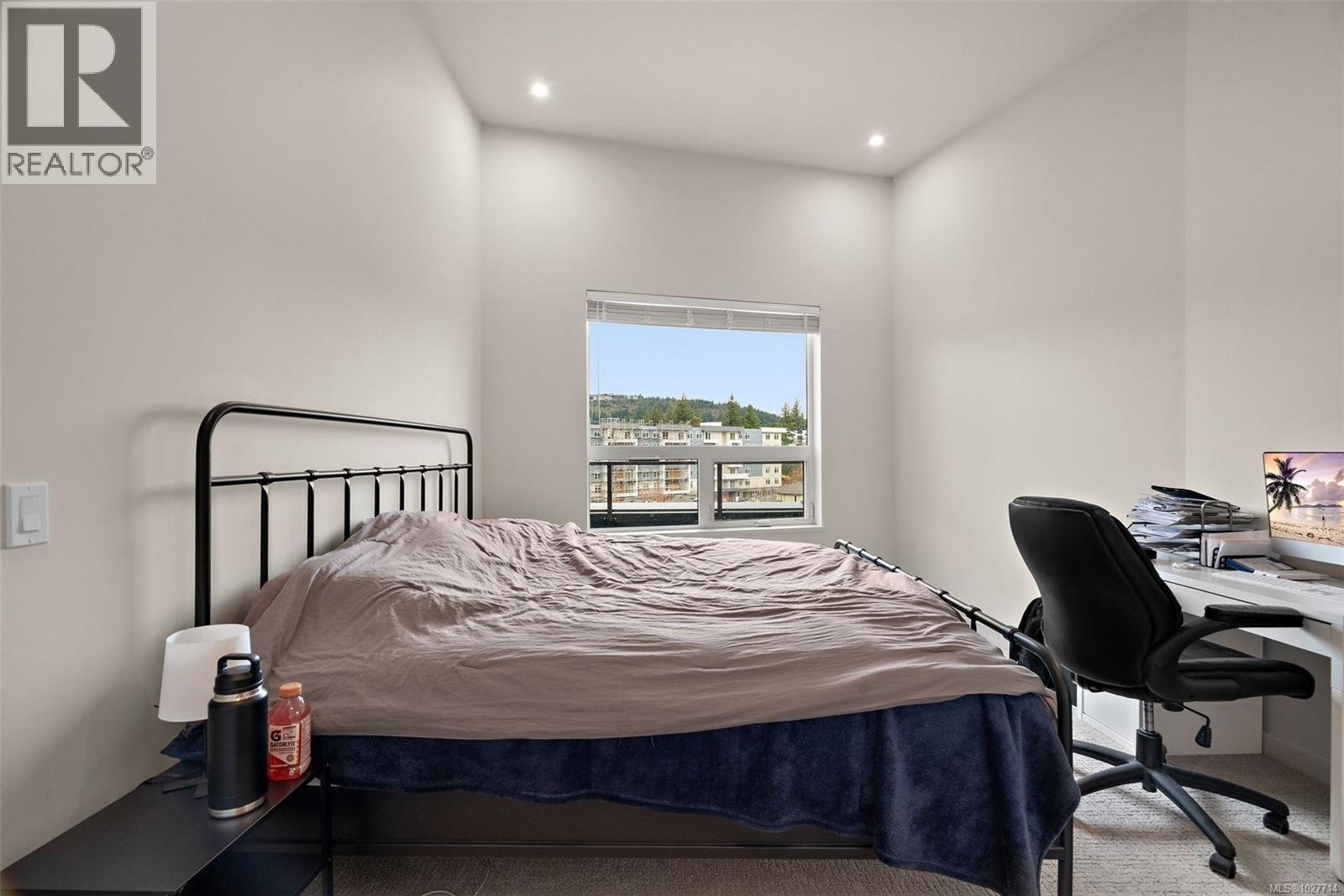 #606 947 WHIRLAWAY CRES - 12