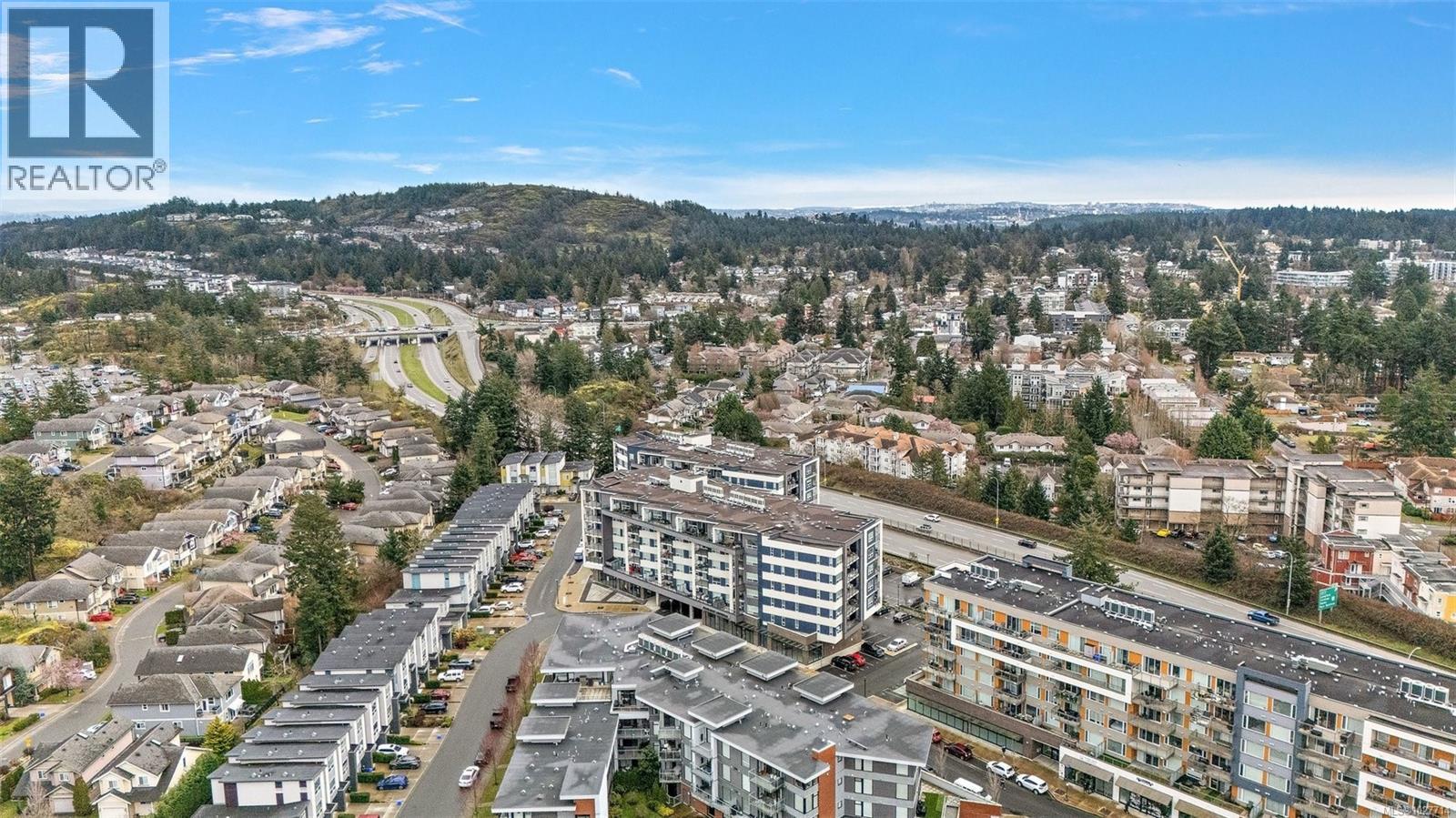 #606 947 WHIRLAWAY CRES - 24