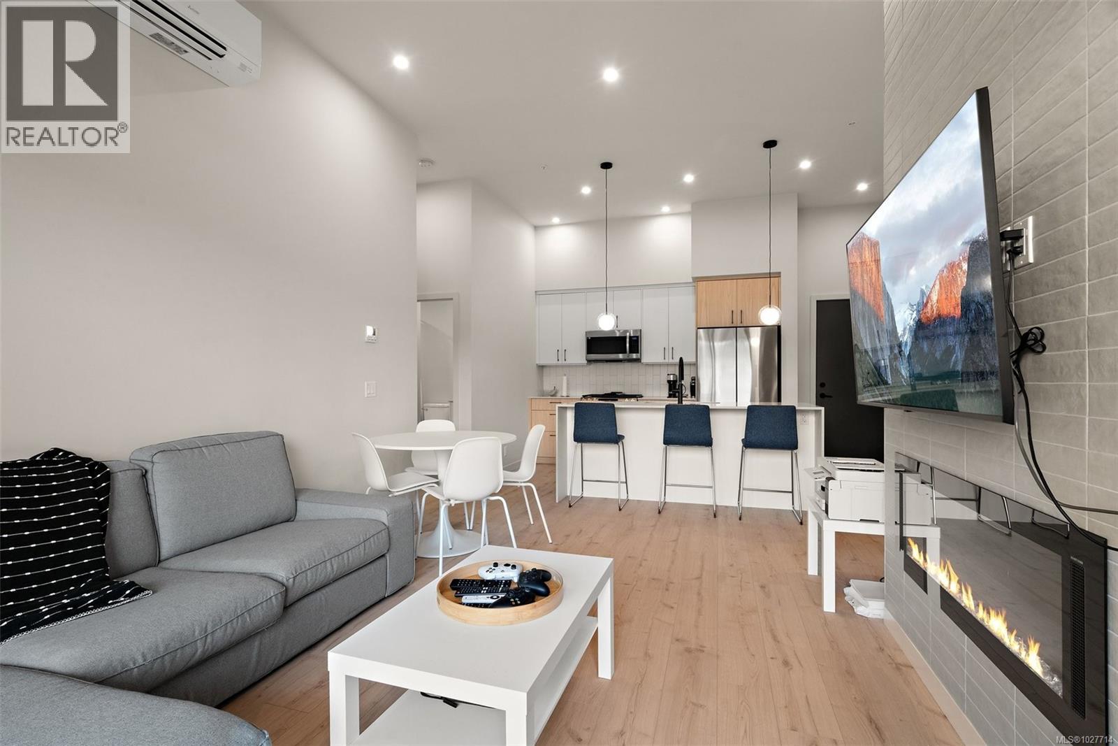 #606 947 WHIRLAWAY CRES - 9