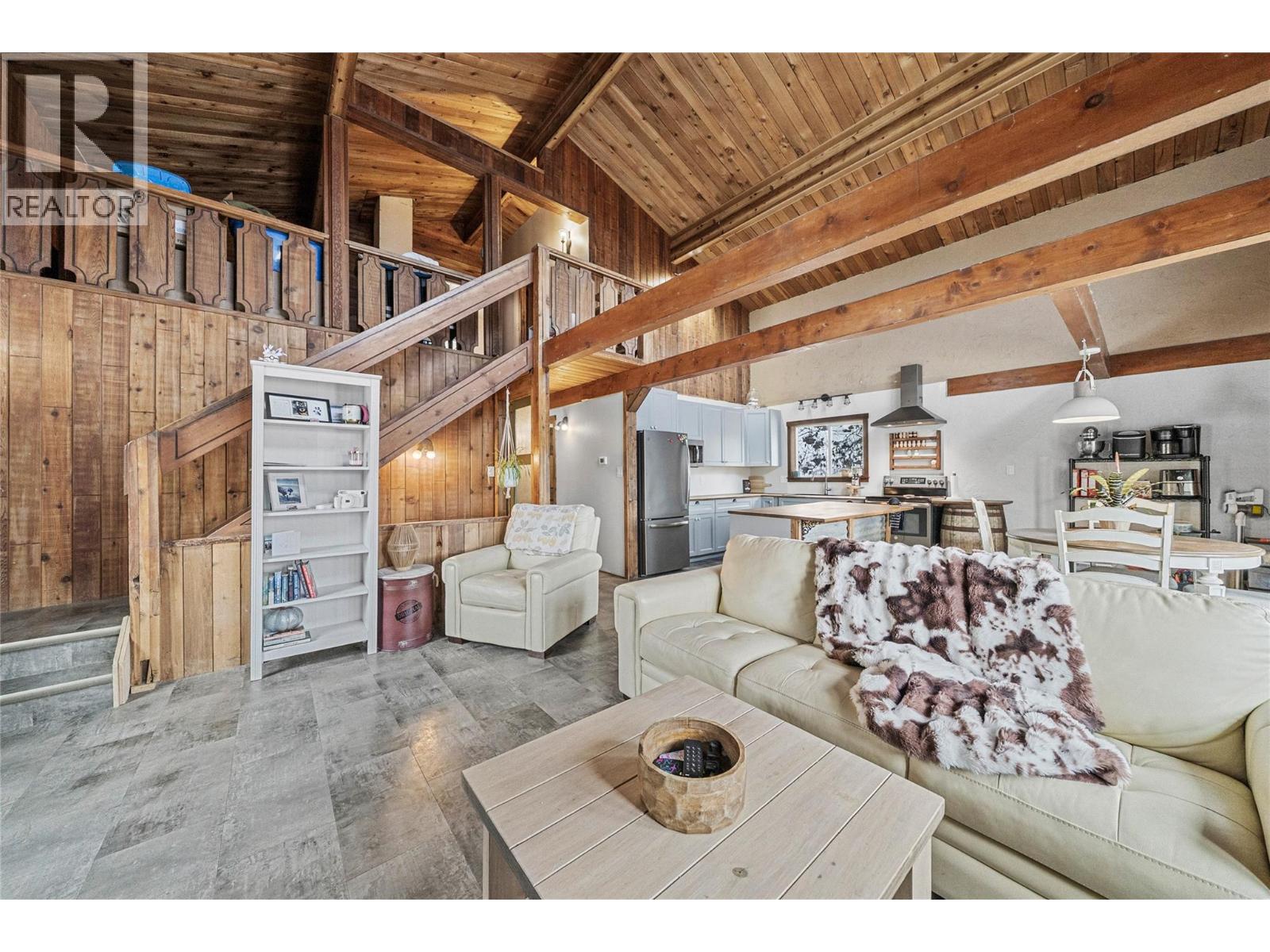 1348 Vella Road, Tappen