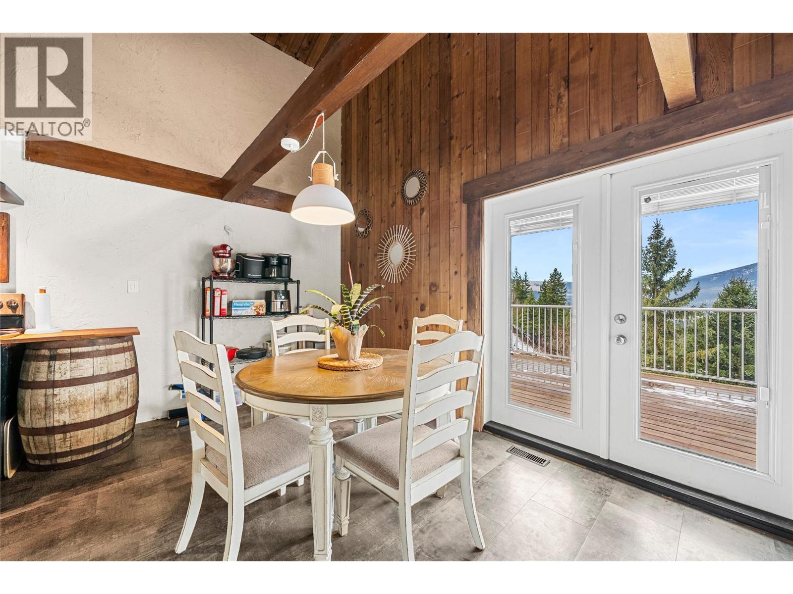 1348 Vella Road, Tappen