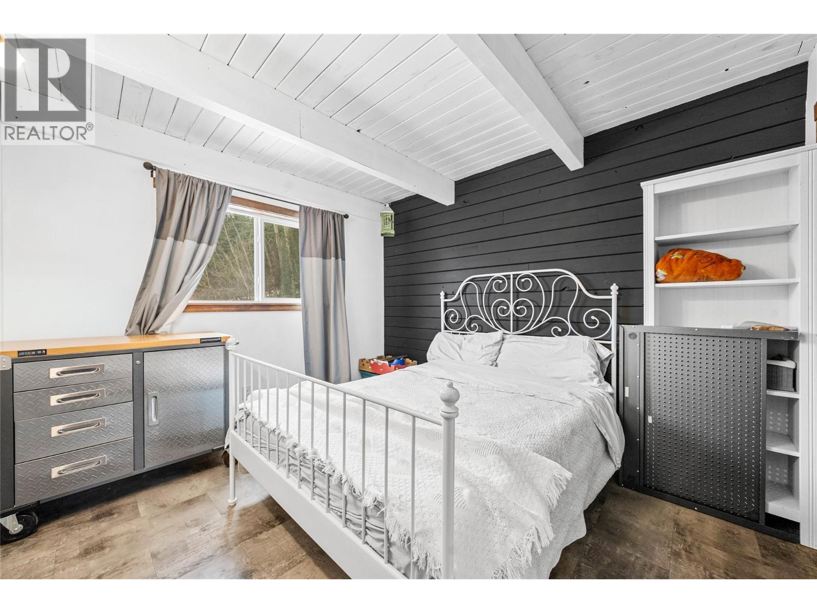 1348 Vella Road, Tappen