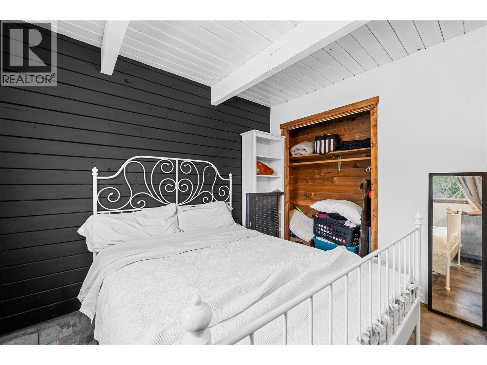 1348 Vella Road, Tappen