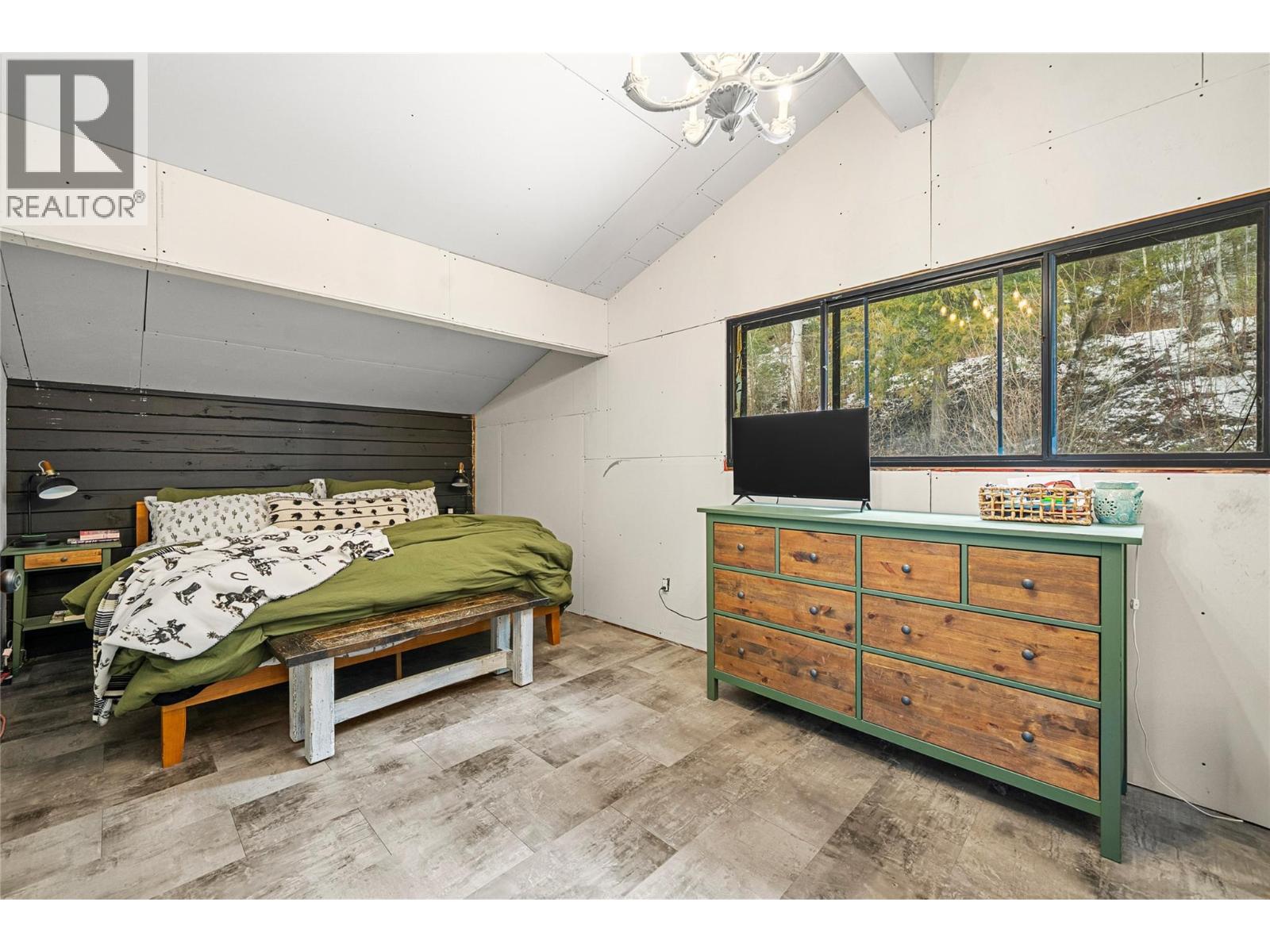 1348 Vella Road, Tappen