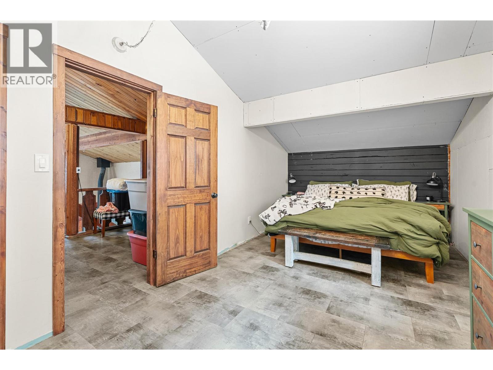 1348 Vella Road, Tappen