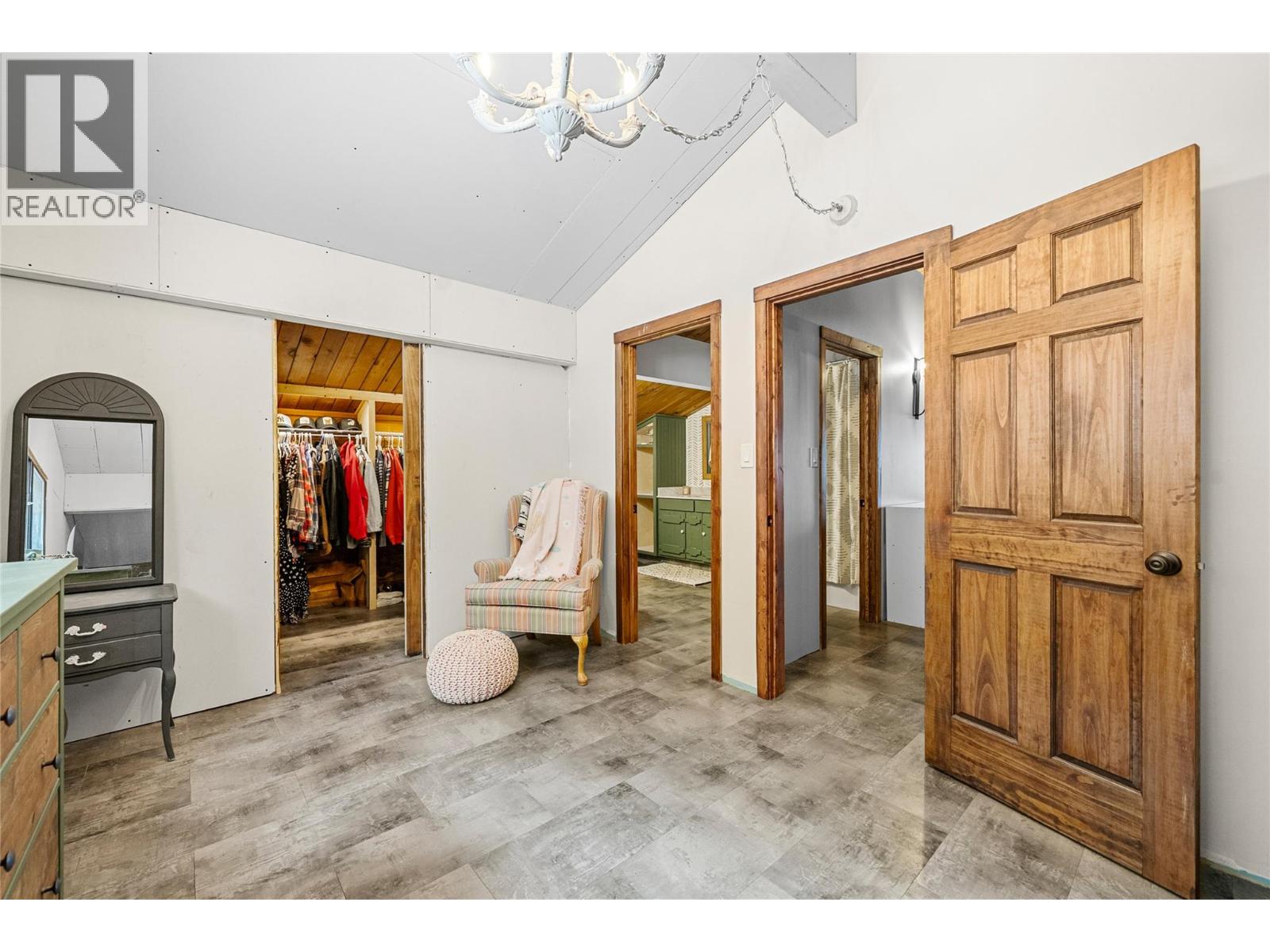 1348 Vella Road, Tappen