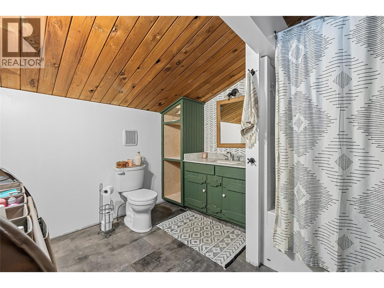 1348 Vella Road, Tappen