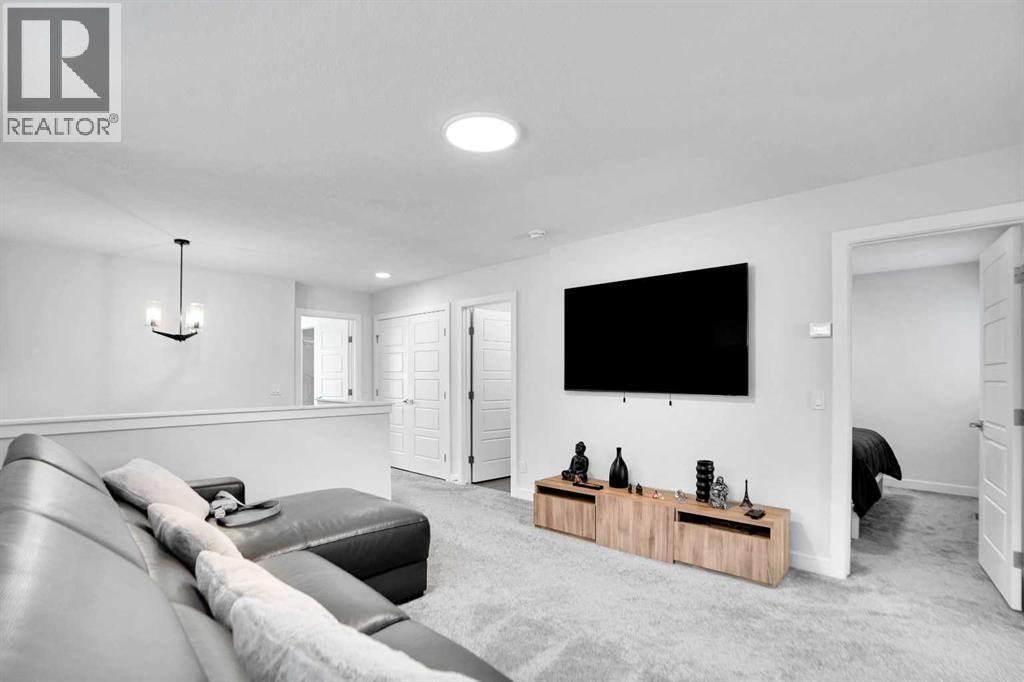 Single Family House for Sale in  Amblehurst Green NW Moraine Calgary 