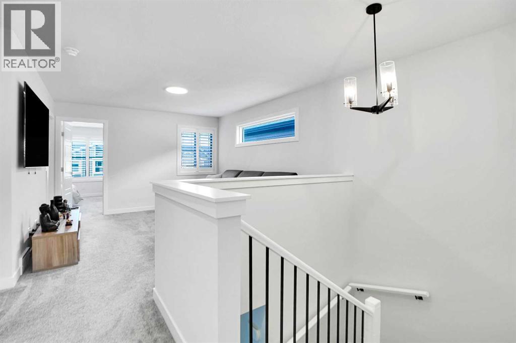 Single Family House for Sale in  Amblehurst Green NW Moraine Calgary 