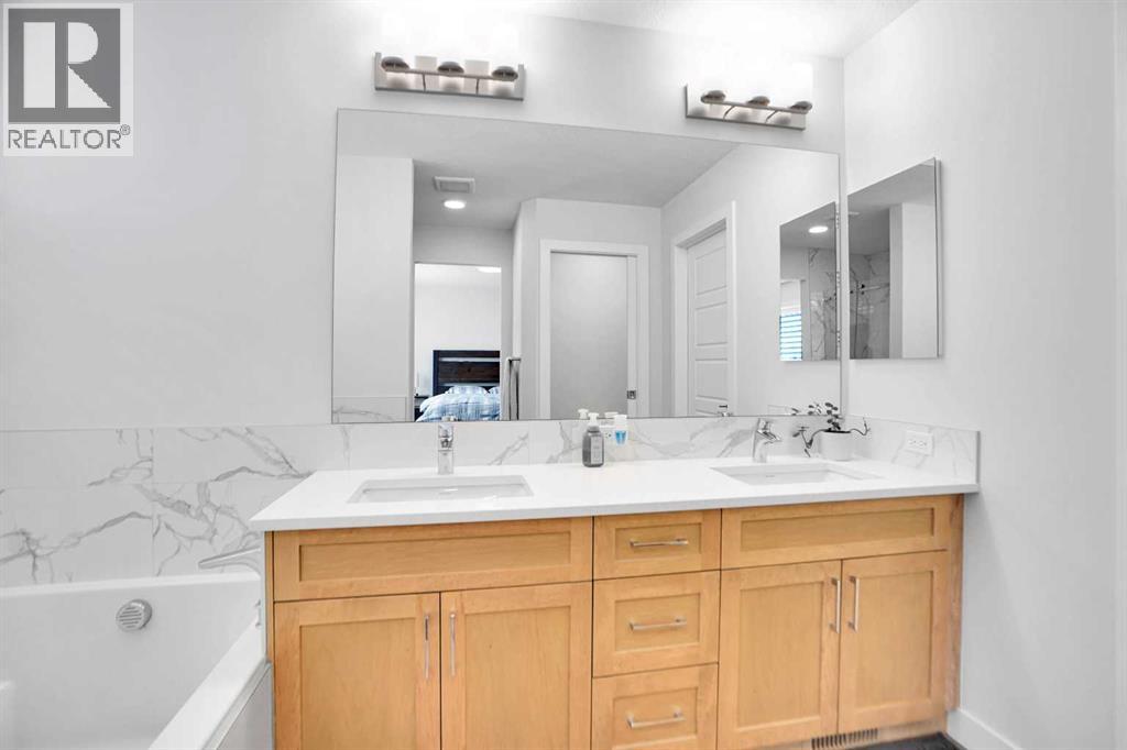 Single Family House for Sale in  Amblehurst Green NW Moraine Calgary 