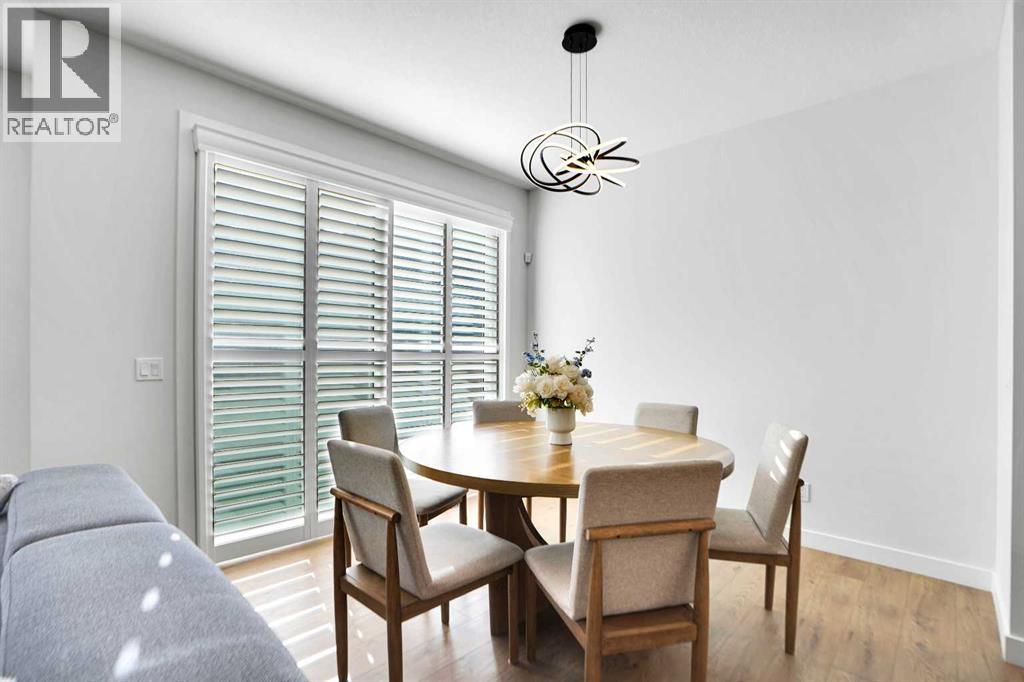 Single Family House for Sale in  Amblehurst Green NW Moraine Calgary 